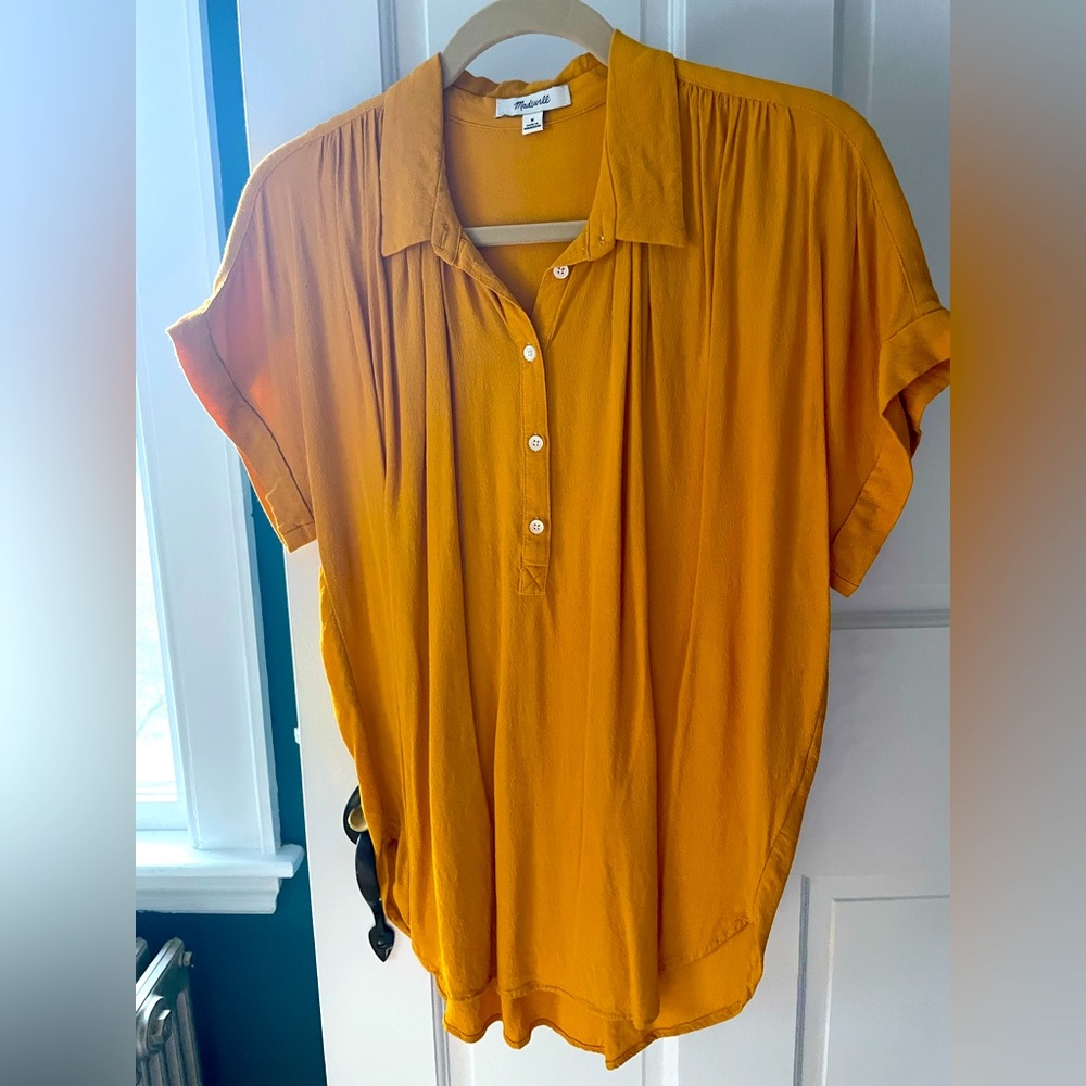 Madewell size medium pullover gold shirt.
